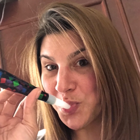 Meet your Posher, Kelly - Picture 1 of 2